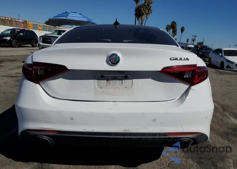 2020 Alfa Romeo Giulia from USA, damaged, VIN ZARFAMAN0L7632099